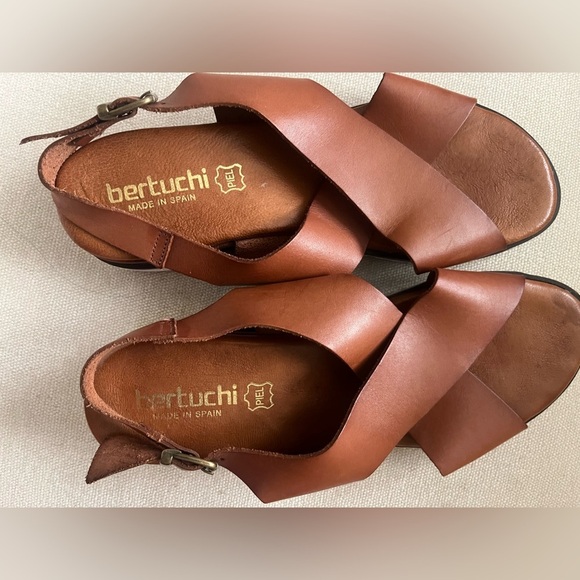 BERTUCHI Made In Spain Genuine Leather Brown Double Band Strap Wedge Sandals 9.5 - Picture 5 of 5
